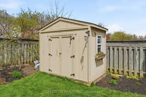 8 Shipley Avenue Clarington ON L1B 1M6