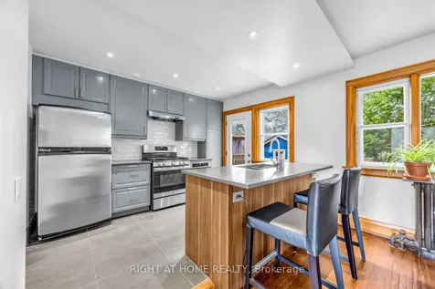 26 Maryland Boulevard Toronto ON M4C 5C9