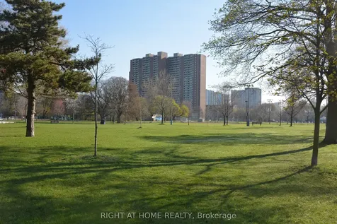 26 Maryland Boulevard Toronto ON M4C 5C9