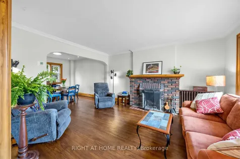 26 Maryland Boulevard Toronto ON M4C 5C9