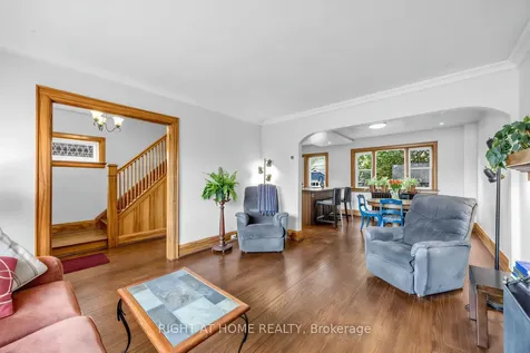 26 Maryland Boulevard Toronto ON M4C 5C9