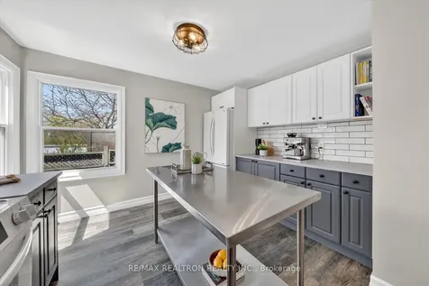 7 York Street Ajax ON L1S 1S7