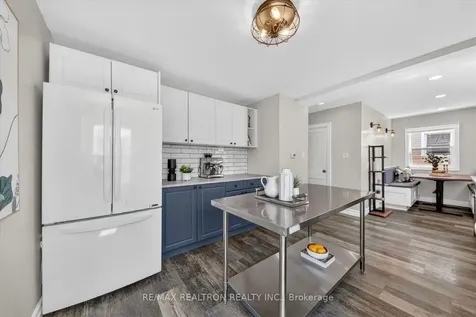 7 York Street Ajax ON L1S 1S7