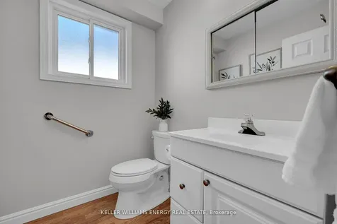 693 Waverly Street N Oshawa ON L1J 6C1