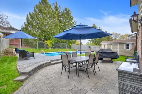 693 Waverly Street N Oshawa ON L1J 6C1