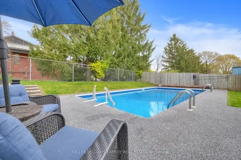 693 Waverly Street N Oshawa ON L1J 6C1