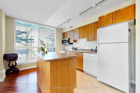 340 Watson Street W Whitby ON L1N 9G1