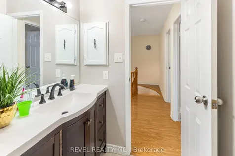 1518 Woodruff Crescent Pickering ON L1V 3S6