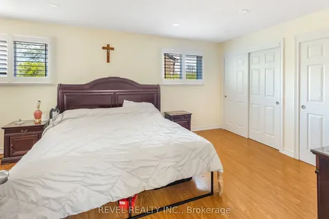 1518 Woodruff Crescent Pickering ON L1V 3S6