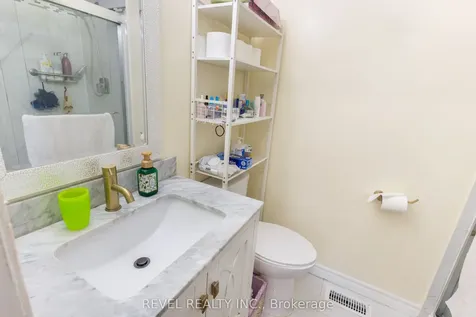 1518 Woodruff Crescent Pickering ON L1V 3S6