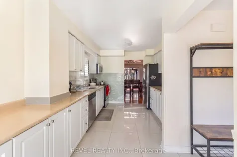 1518 Woodruff Crescent Pickering ON L1V 3S6