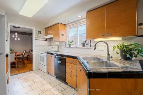 164 Glen Springs Drive Toronto ON M1W 1X8