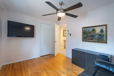 164 Glen Springs Drive Toronto ON M1W 1X8