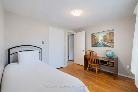 164 Glen Springs Drive Toronto ON M1W 1X8