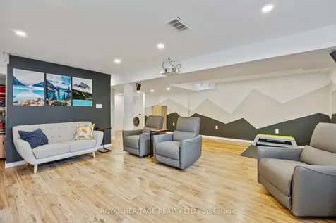 1531 Elmsley Drive Pickering ON L1X 0B5
