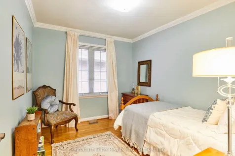 21 Regency Square Toronto ON M1E 1N4