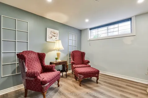 21 Regency Square Toronto ON M1E 1N4