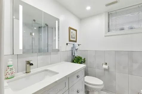 21 Regency Square Toronto ON M1E 1N4