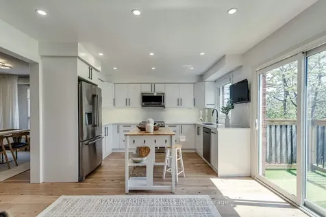 32 Heaver Drive Whitby ON L1N 8X2