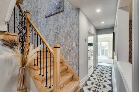 32 Heaver Drive Whitby ON L1N 8X2