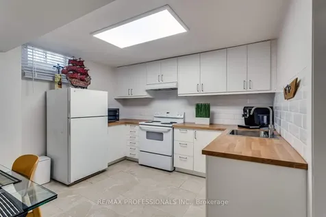 32 Heaver Drive Whitby ON L1N 8X2