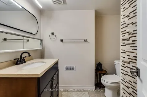 32 Heaver Drive Whitby ON L1N 8X2