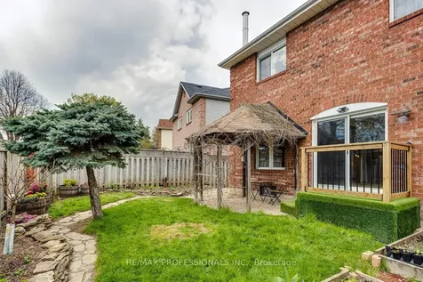 32 Heaver Drive Whitby ON L1N 8X2