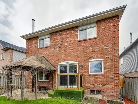 32 Heaver Drive Whitby ON L1N 8X2