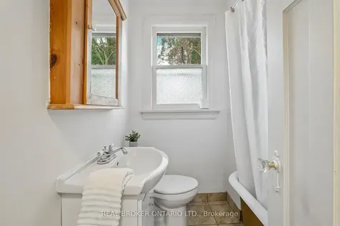 14 Plains Road Toronto ON M4J 2R1