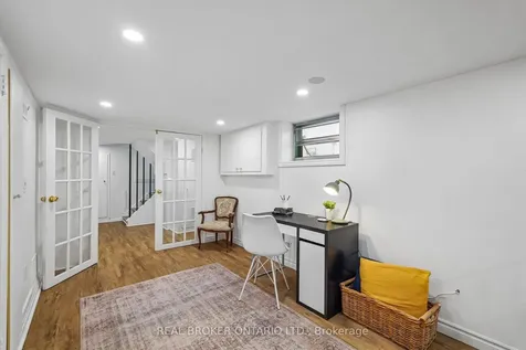 14 Plains Road Toronto ON M4J 2R1