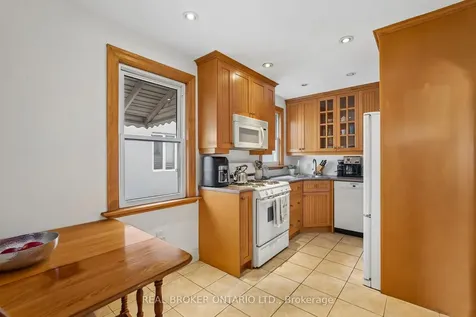14 Plains Road Toronto ON M4J 2R1