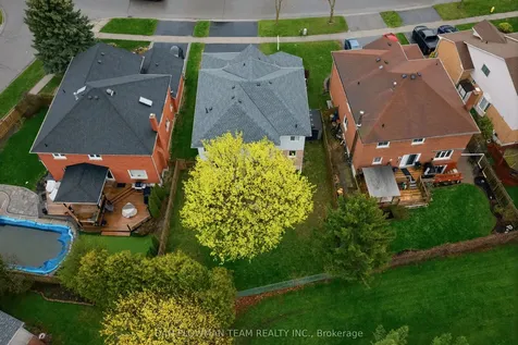 122 Robert Adams Drive Clarington ON L1E 2C4