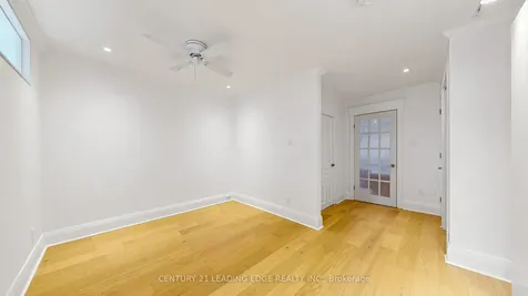 679 Woodbine Avenue Toronto ON M4E 2J3