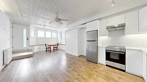 679 Woodbine Avenue Toronto ON M4E 2J3