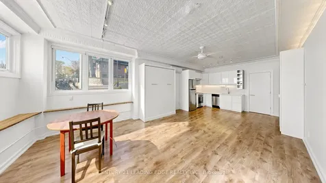 679 Woodbine Avenue Toronto ON M4E 2J3