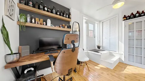679 Woodbine Avenue Toronto ON M4E 2J3