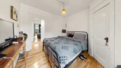 679 Woodbine Avenue Toronto ON M4E 2J3