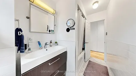 679 Woodbine Avenue Toronto ON M4E 2J3