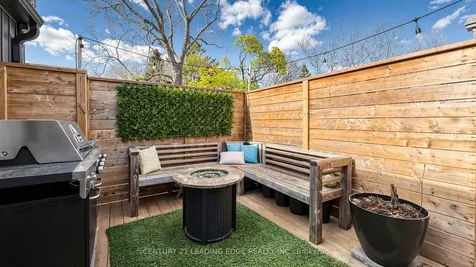 679 Woodbine Avenue Toronto ON M4E 2J3