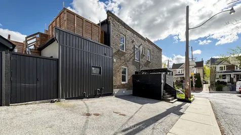 679 Woodbine Avenue Toronto ON M4E 2J3