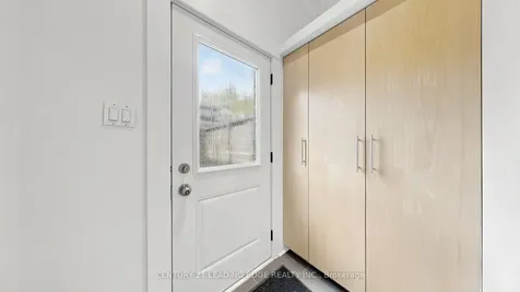 679 Woodbine Avenue Toronto ON M4E 2J3