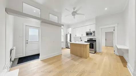 679 Woodbine Avenue Toronto ON M4E 2J3