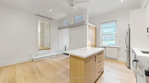 679 Woodbine Avenue Toronto ON M4E 2J3