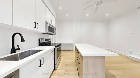 679 Woodbine Avenue Toronto ON M4E 2J3