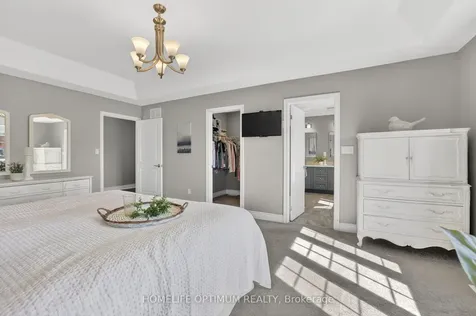 33 St Augustine Drive Whitby ON L1M 0L7