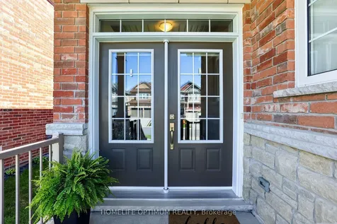 33 St Augustine Drive Whitby ON L1M 0L7