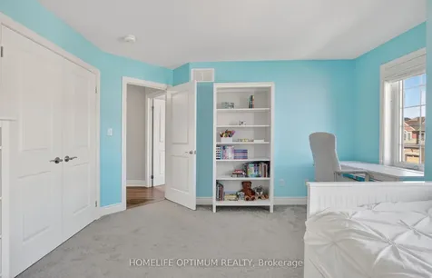 33 St Augustine Drive Whitby ON L1M 0L7