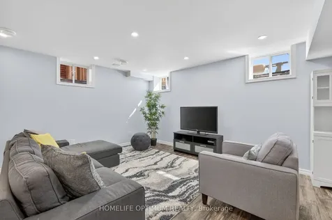 33 St Augustine Drive Whitby ON L1M 0L7