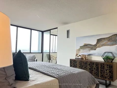2330 Bridletowne Circle Toronto ON M1W 3P6