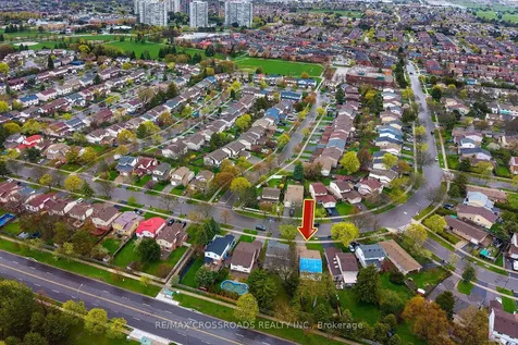 151 Goldhawk Trail Toronto ON M1V 1X1